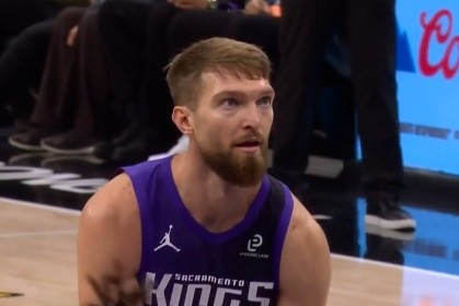 完美平台下载-伤病一点影响都没有！蒙克突破击地 小萨跟进起飞单臂暴扣！