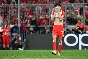 完美下载-拜仁主管：金玟哉被换下是他再次感觉跟腱不适，他也说下场会更好